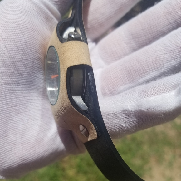 ***SOLD*** DIESEL Watch DZ-7040 [Like new; needs new battery] - Picture 7 of 13